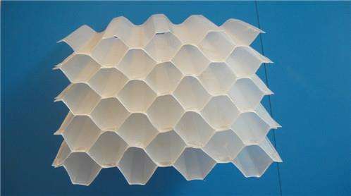 ɽ�|��Cб�ܵĳ����ٶȌ�(du��)ˮ�|(zh��)��Ӱ���